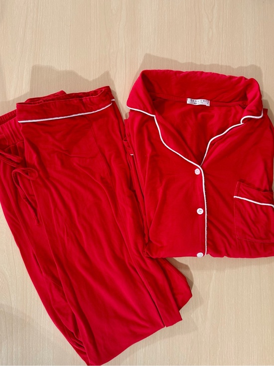 Ekouaer Other - Women's Red Pajama Set with White Piping